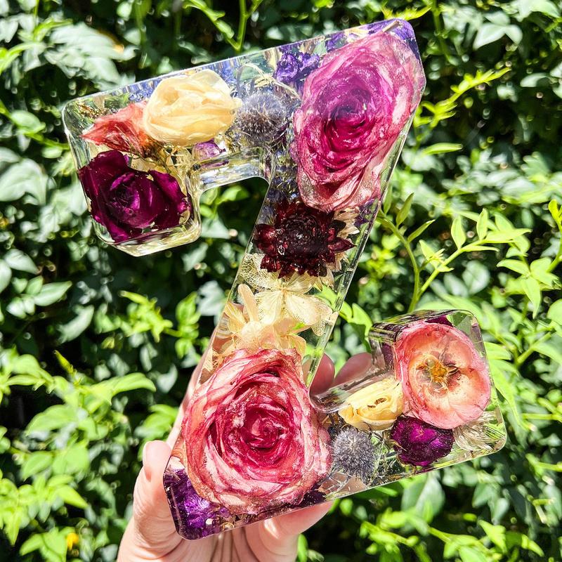 装飾的な花のナイトライト,26文字の樹脂ランプ,レタリング付 - Resin Art Alphabet のレビューと価格